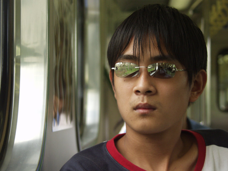台灣鐵路旅遊攝影電車-區間車旅客特寫2005攝影照片270