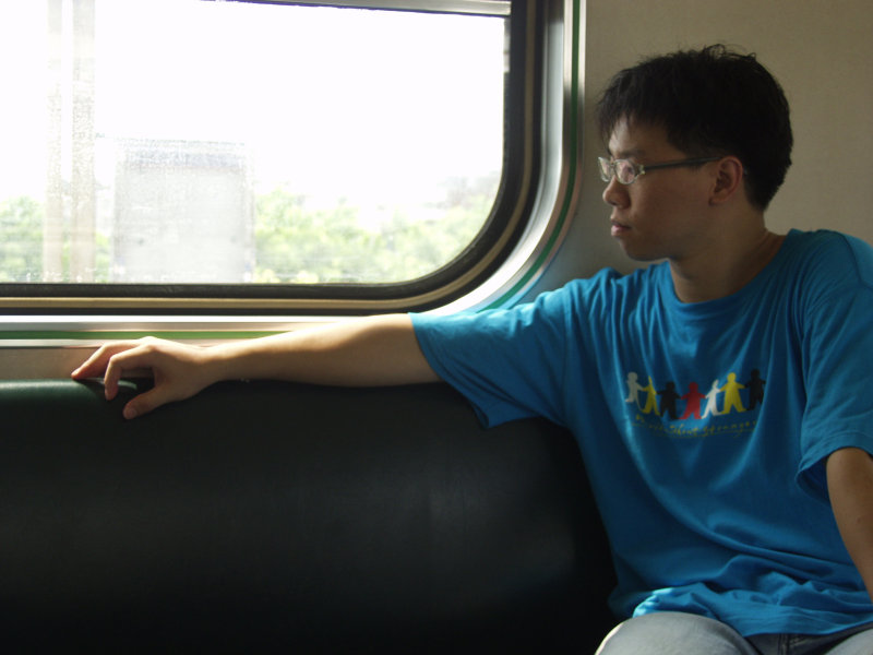 台灣鐵路旅遊攝影電車-區間車旅客特寫2005攝影照片303