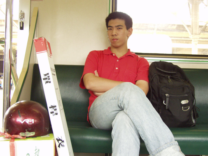 台灣鐵路旅遊攝影電車-區間車旅客特寫2005攝影照片310