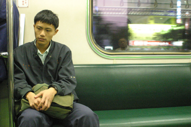台灣鐵路旅遊攝影電車-區間車旅客特寫2006攝影照片17