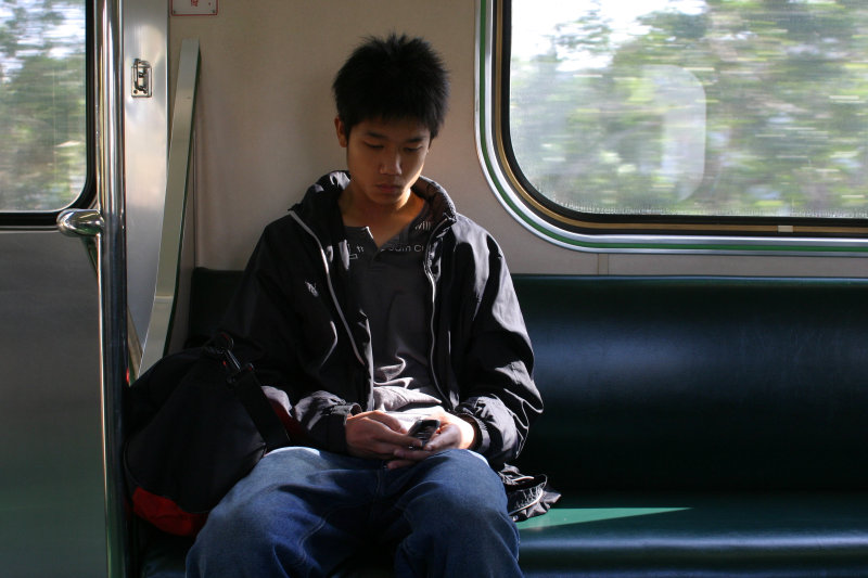 台灣鐵路旅遊攝影電車-區間車旅客特寫2006攝影照片21