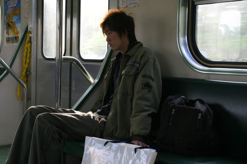 台灣鐵路旅遊攝影電車-區間車旅客特寫2006攝影照片25