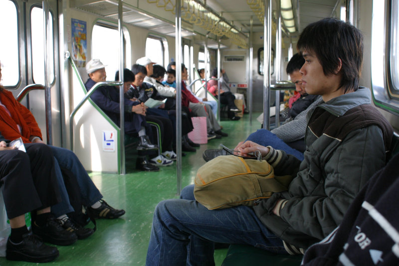 台灣鐵路旅遊攝影電車-區間車旅客特寫2006攝影照片30