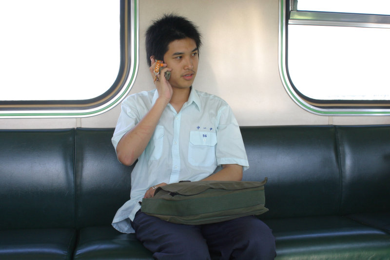台灣鐵路旅遊攝影電車-區間車旅客特寫2006攝影照片38