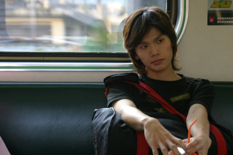 台灣鐵路旅遊攝影電車-區間車旅客特寫2006攝影照片49
