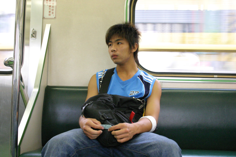 台灣鐵路旅遊攝影電車-區間車旅客特寫2006攝影照片51