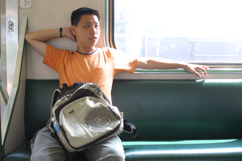 台灣鐵路旅遊攝影電車-區間車旅客特寫2006攝影照片53