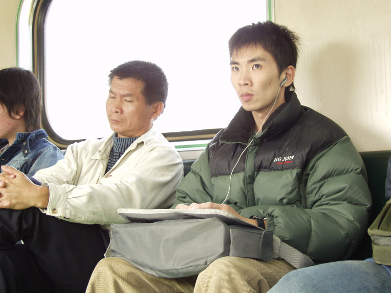 台灣鐵路旅遊攝影電車-區間車旅客特寫2006攝影照片67