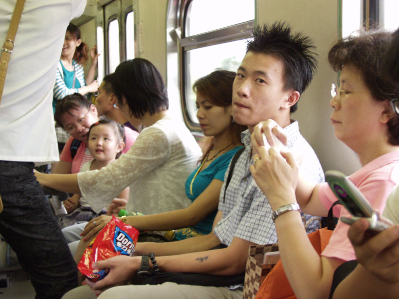 台灣鐵路旅遊攝影電車-區間車旅客特寫2006攝影照片101