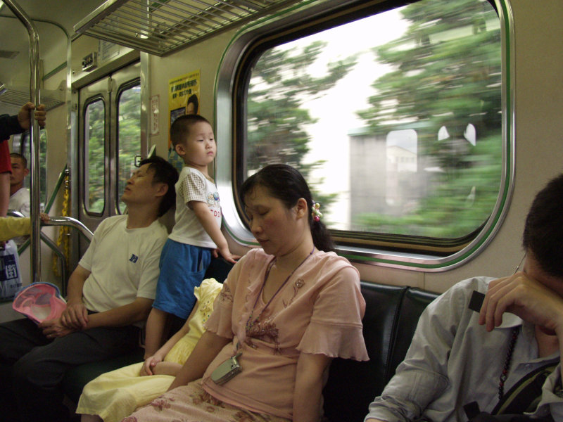 台灣鐵路旅遊攝影電車-區間車旅客特寫2006攝影照片104