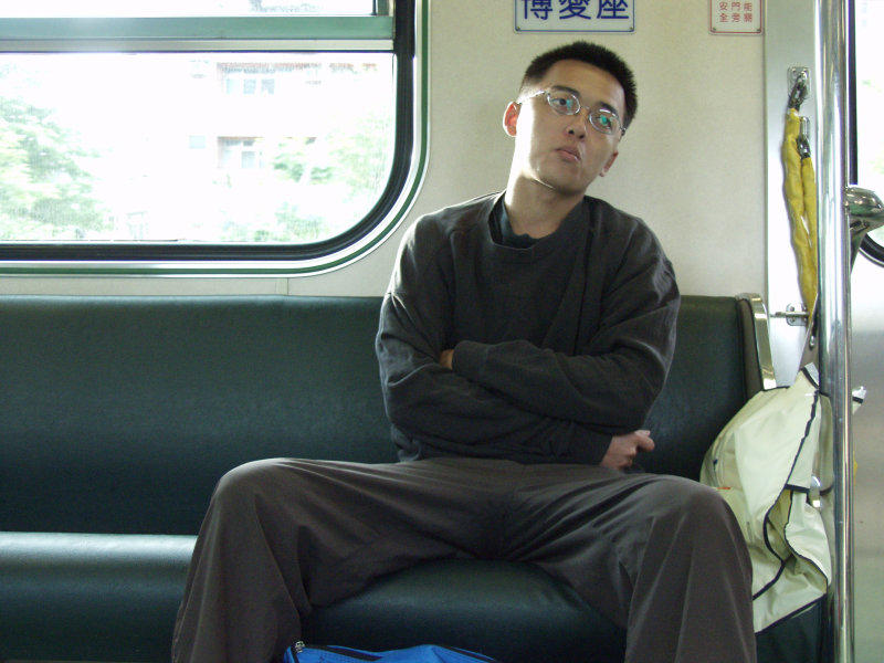 台灣鐵路旅遊攝影電車-區間車旅客特寫2006攝影照片106