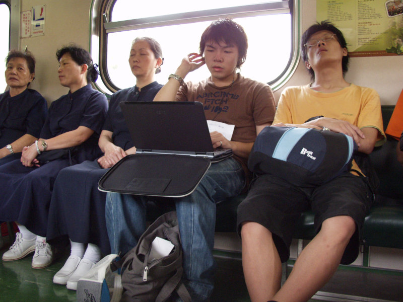 台灣鐵路旅遊攝影電車-區間車旅客特寫2006攝影照片108