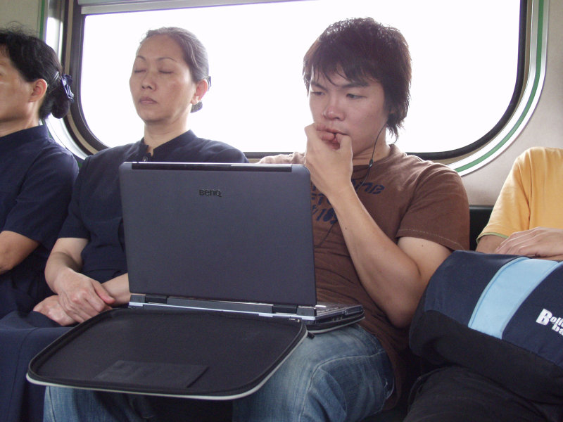 台灣鐵路旅遊攝影電車-區間車旅客特寫2006攝影照片110