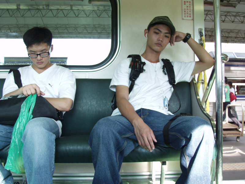 台灣鐵路旅遊攝影電車-區間車旅客特寫2006攝影照片118