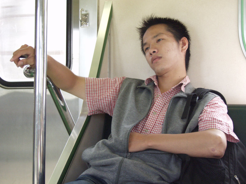 台灣鐵路旅遊攝影電車-區間車旅客特寫2006攝影照片133