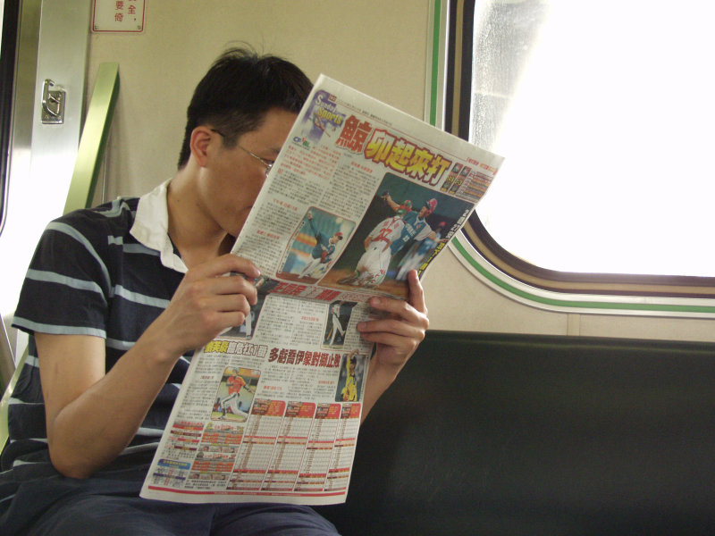 台灣鐵路旅遊攝影電車-區間車旅客特寫2006攝影照片136