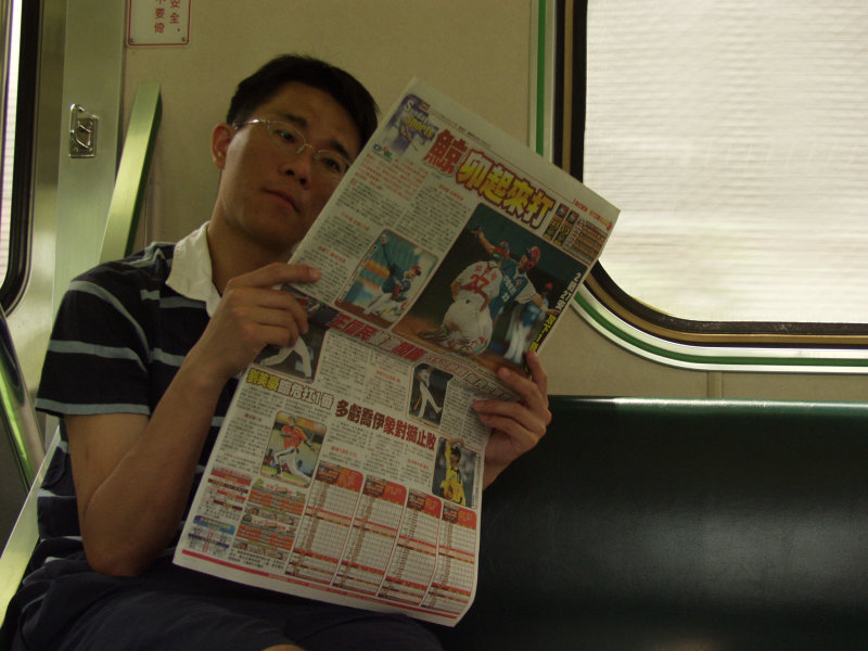 台灣鐵路旅遊攝影電車-區間車旅客特寫2006攝影照片137