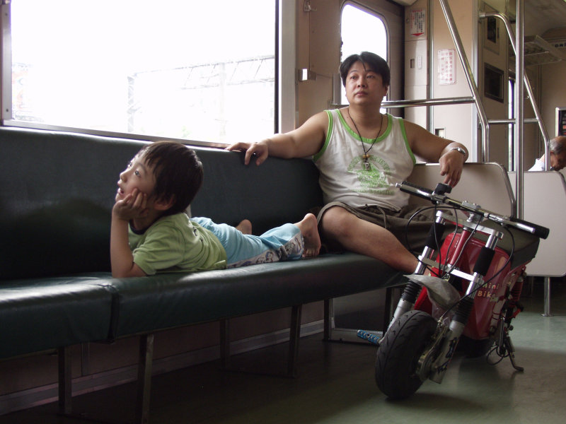 台灣鐵路旅遊攝影電車-區間車旅客特寫2006攝影照片139