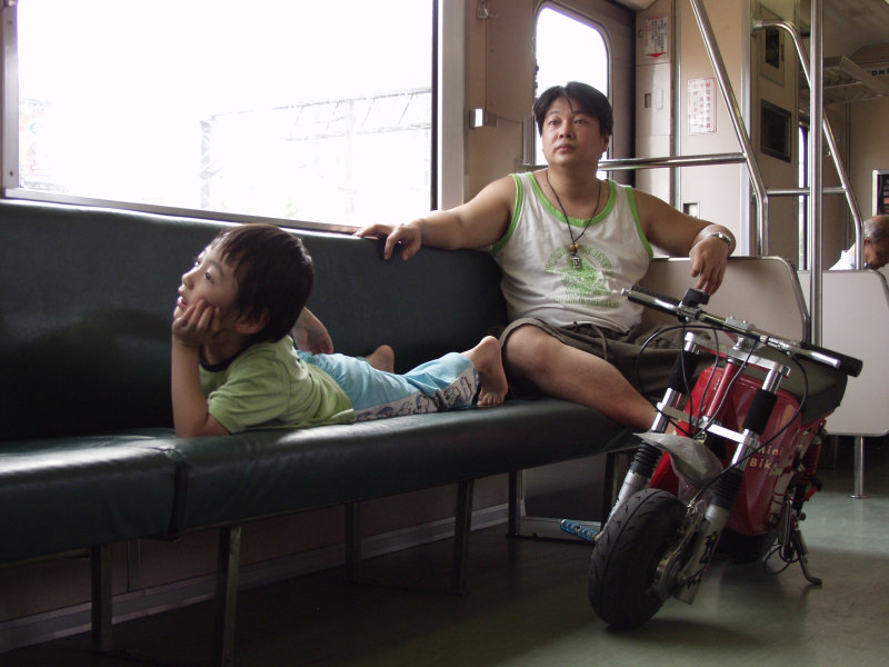 台灣鐵路旅遊攝影電車-區間車旅客特寫2006攝影照片140