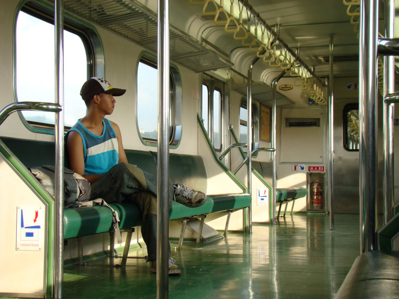 台灣鐵路旅遊攝影電車-區間車旅客特寫2007攝影照片116