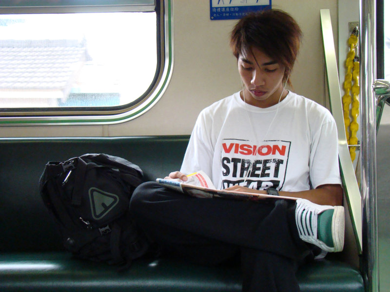 台灣鐵路旅遊攝影電車-區間車旅客特寫2007攝影照片128