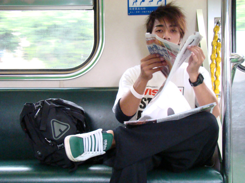 台灣鐵路旅遊攝影電車-區間車旅客特寫2007攝影照片129