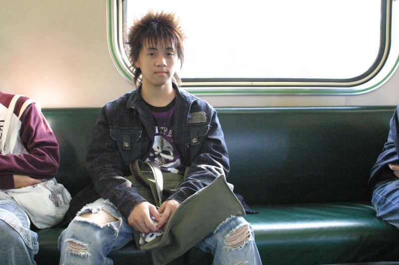 台灣鐵路旅遊攝影電車-區間車旅客特寫2007攝影照片164