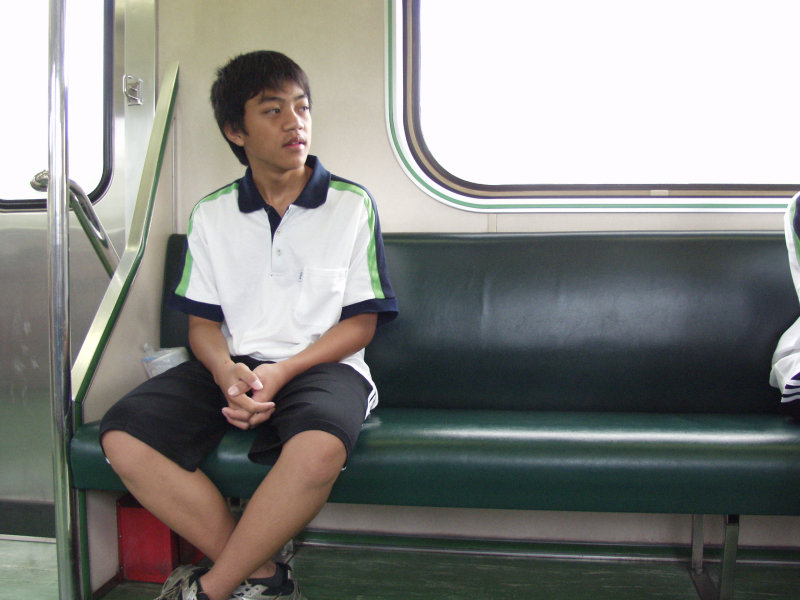 台灣鐵路旅遊攝影電車-區間車旅客特寫2007攝影照片230