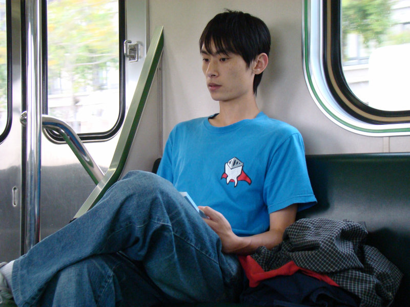 台灣鐵路旅遊攝影電車-區間車旅客特寫2008攝影照片47