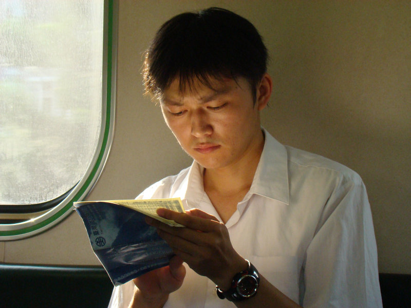 台灣鐵路旅遊攝影電車-區間車旅客特寫2009攝影照片22