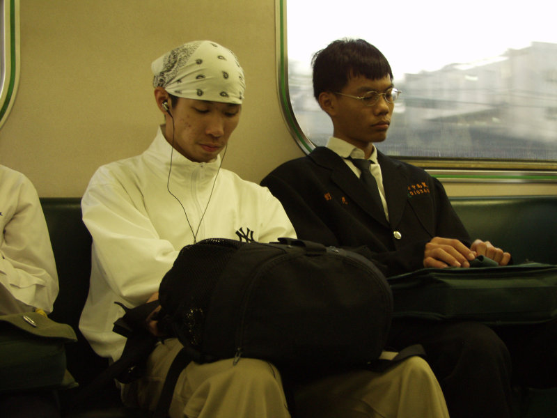 台灣鐵路旅遊攝影電車-區間車旅客篇2003攝影照片1