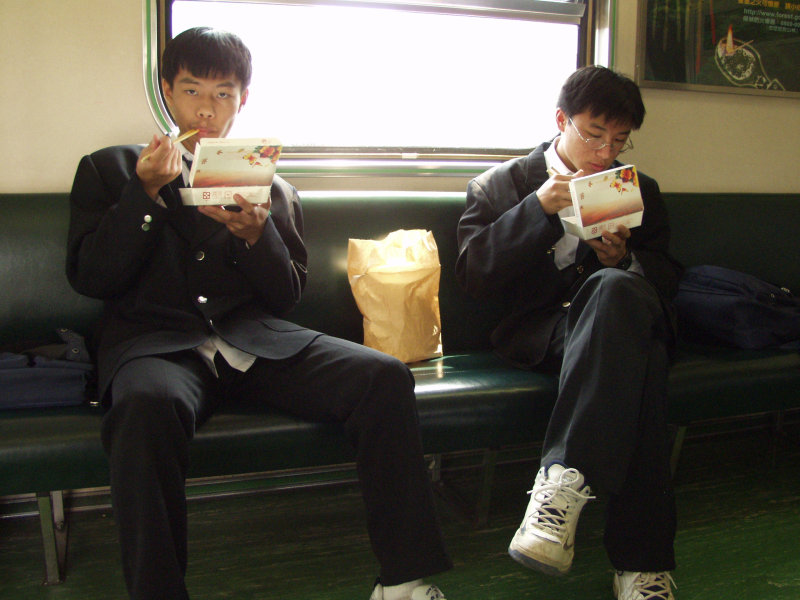 台灣鐵路旅遊攝影電車-區間車旅客篇2003攝影照片8