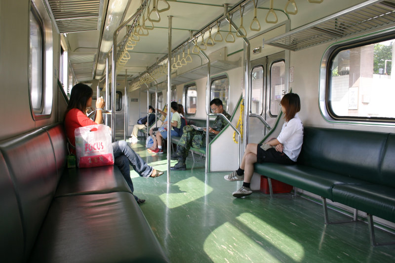 台灣鐵路旅遊攝影電車-區間車旅客篇2004攝影照片15