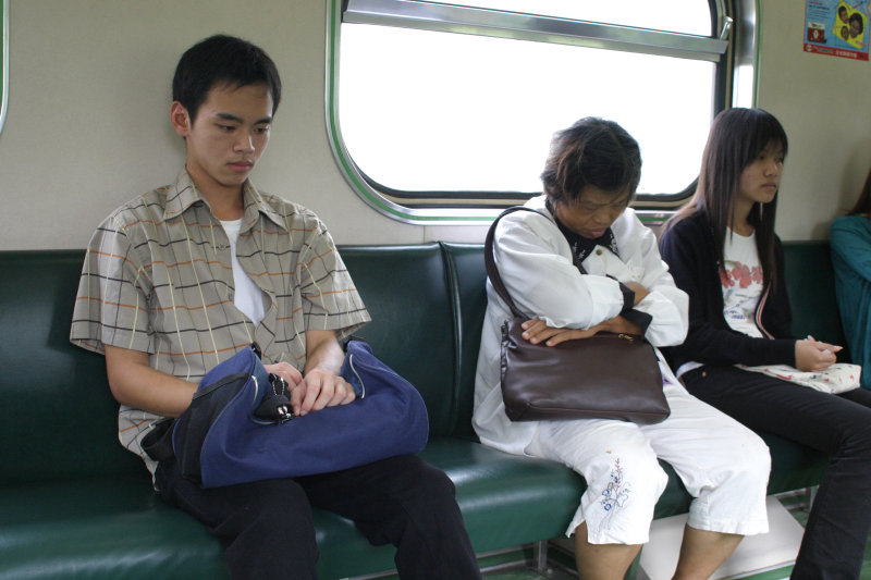 台灣鐵路旅遊攝影電車-區間車旅客篇2004攝影照片17