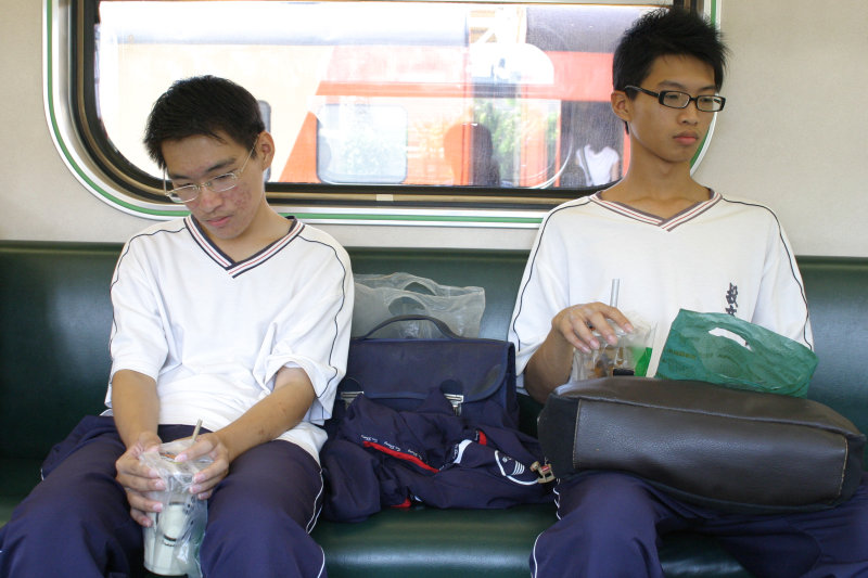 台灣鐵路旅遊攝影電車-區間車旅客篇2004攝影照片28
