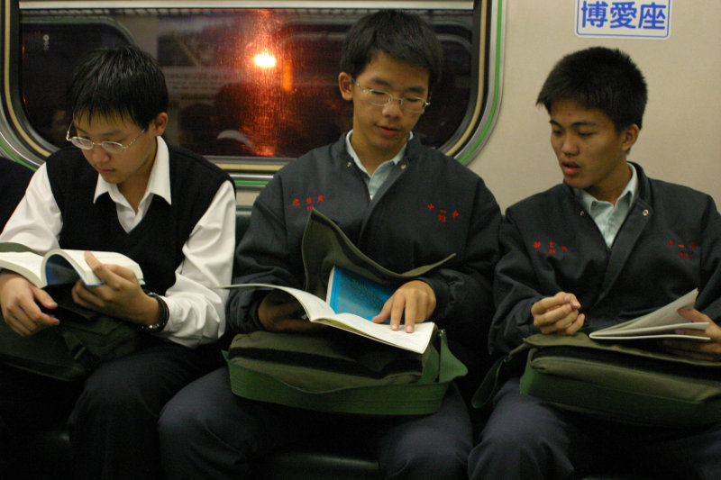 台灣鐵路旅遊攝影電車-區間車旅客篇2004攝影照片84