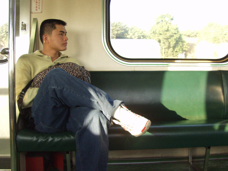 台灣鐵路旅遊攝影電車-區間車旅客篇2004攝影照片121