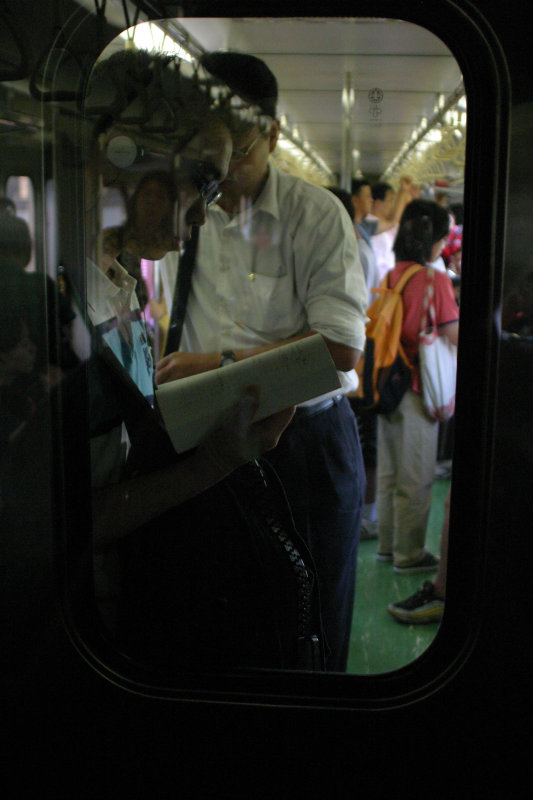 台灣鐵路旅遊攝影電車-區間車旅客篇2005攝影照片1