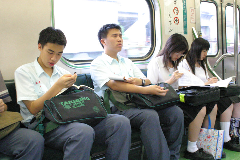 台灣鐵路旅遊攝影電車-區間車旅客篇2005攝影照片4
