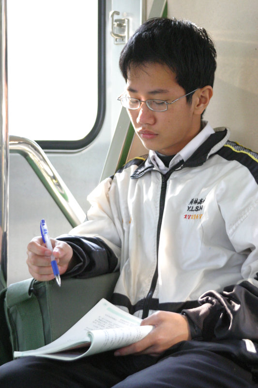 台灣鐵路旅遊攝影電車-區間車旅客篇2005攝影照片27
