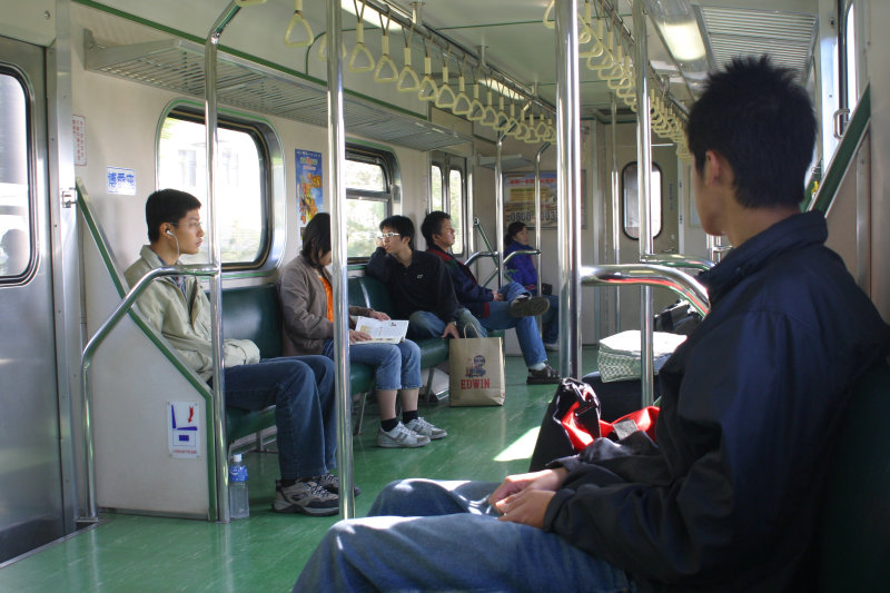 台灣鐵路旅遊攝影電車-區間車旅客篇2006攝影照片1