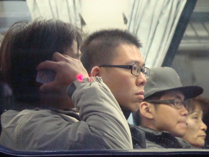 台灣鐵路旅遊攝影電車-區間車窗戶旁的旅客攝影照片10
