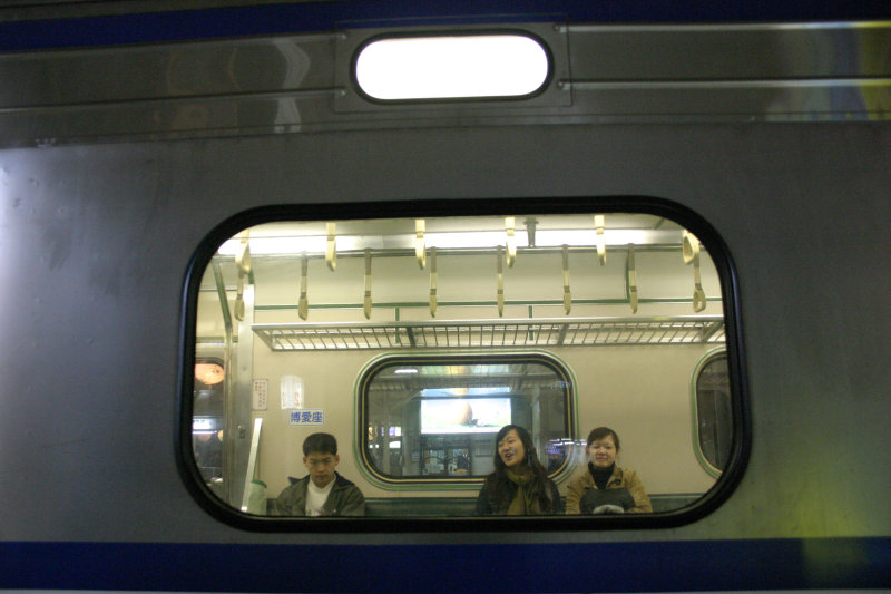 台灣鐵路旅遊攝影電車-區間車行車特寫攝影照片15