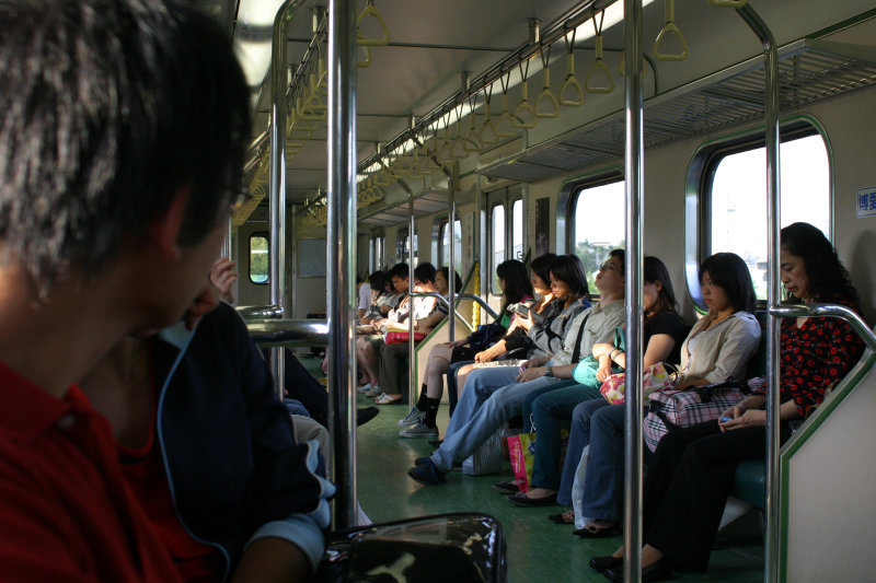 台灣鐵路旅遊攝影電車-區間車行車特寫攝影照片16