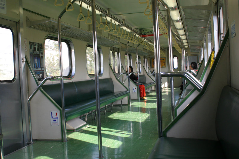 台灣鐵路旅遊攝影電車-區間車行車特寫攝影照片24