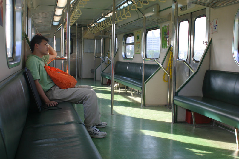台灣鐵路旅遊攝影電車-區間車行車特寫攝影照片29