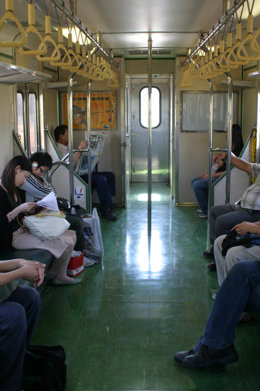 台灣鐵路旅遊攝影電車-區間車行車特寫攝影照片43
