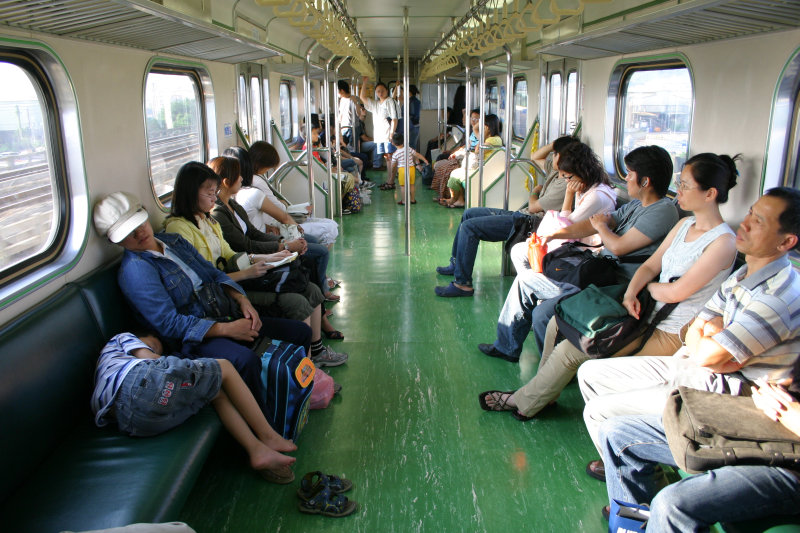 台灣鐵路旅遊攝影電車-區間車行車特寫攝影照片48