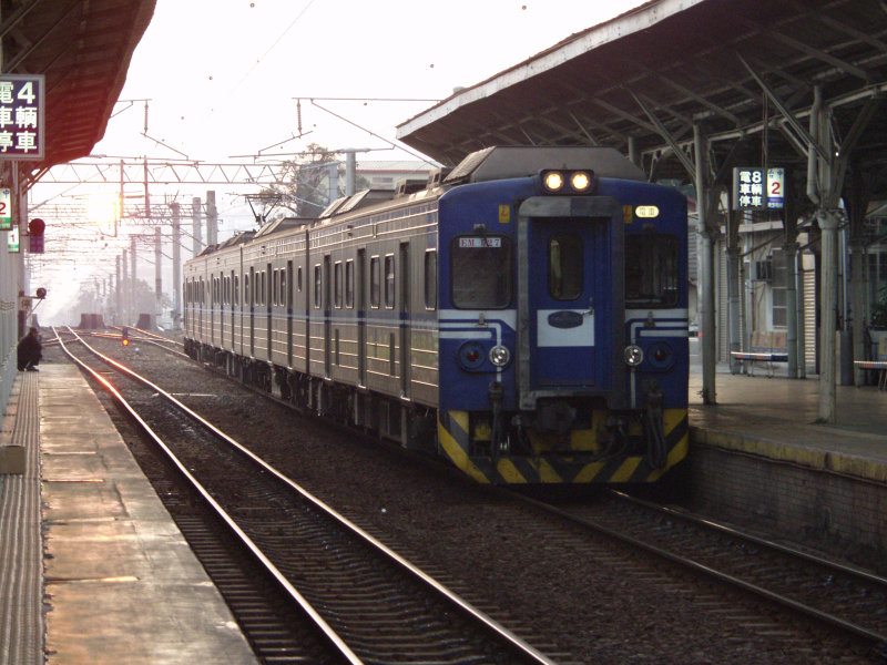 台灣鐵路旅遊攝影電車-區間車行車特寫攝影照片63