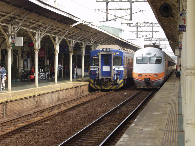 台灣鐵路旅遊攝影電車-區間車行車特寫攝影照片70